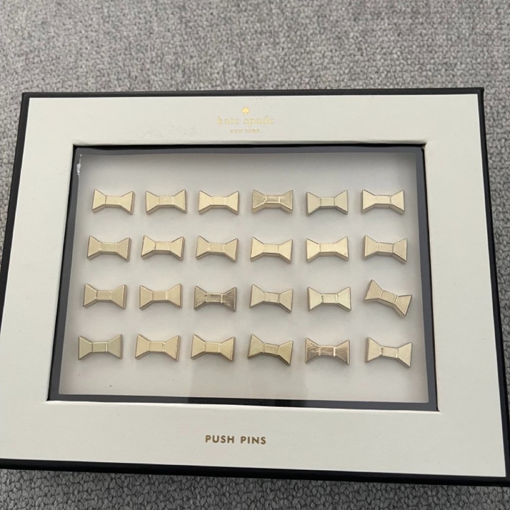 Kate Spade bow-shaped pushpins